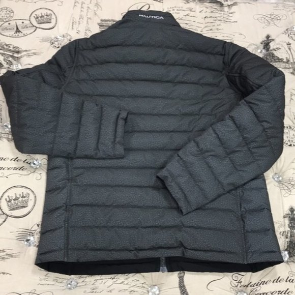 Nautica Men's Reversible Midweight Puffer Jacket - Picture 9 of 9